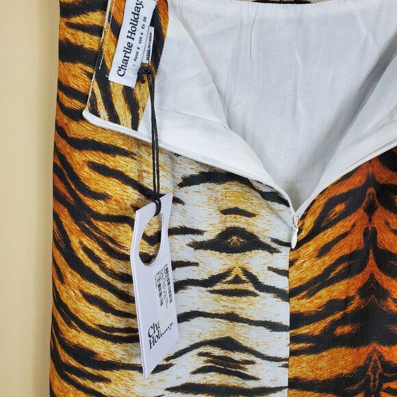 Charlie Holiday Genesis Skirt in Animal Print - Picture 10 of 11